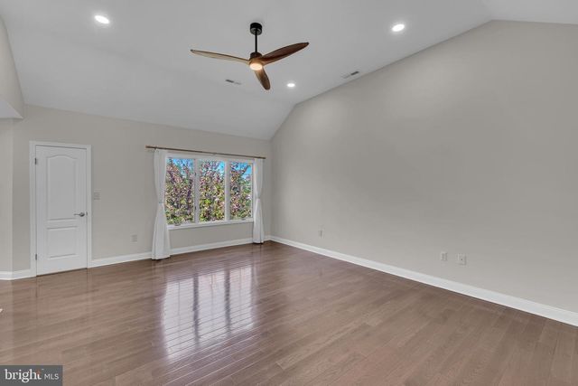 4 STULTS DR, Plainsboro, NJ 08536