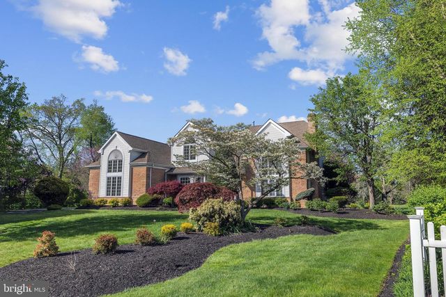 4 STULTS DR, Plainsboro, NJ 08536