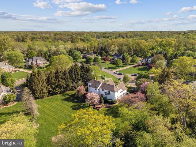 4 STULTS DR, Plainsboro, NJ 08536