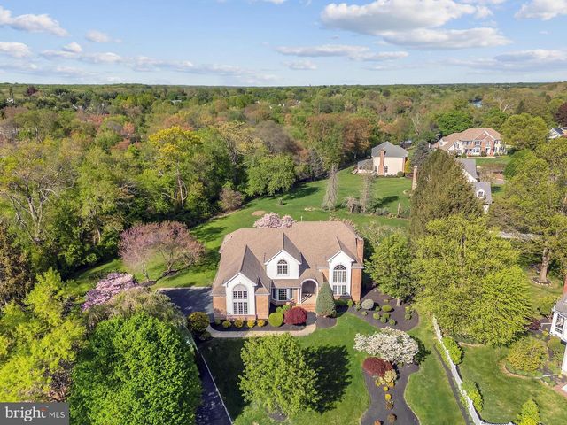 4 STULTS DR, Plainsboro, NJ 08536