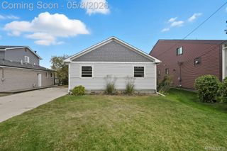 37752 Huron Pointe Drive, Harrison Charter Township, MI 48045