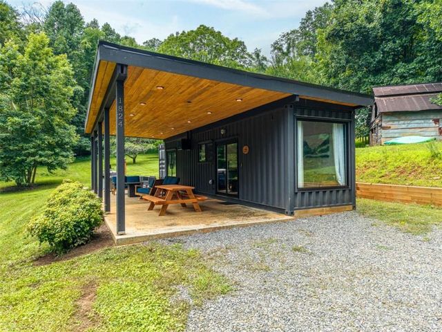 1824 Colwell Road, Blue Ridge, GA 30513