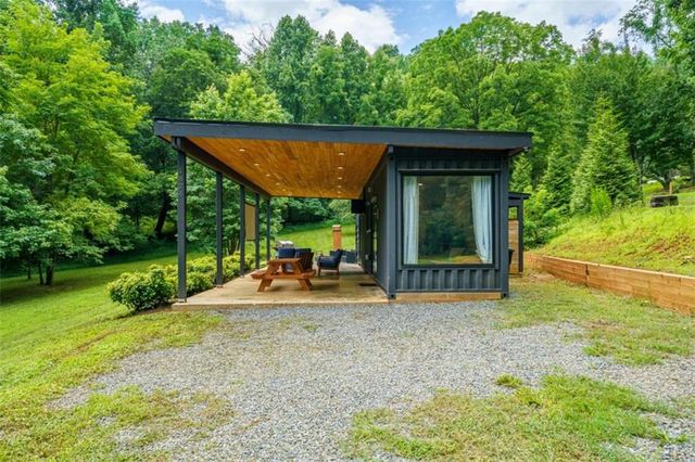 1824 Colwell Road, Blue Ridge, GA 30513