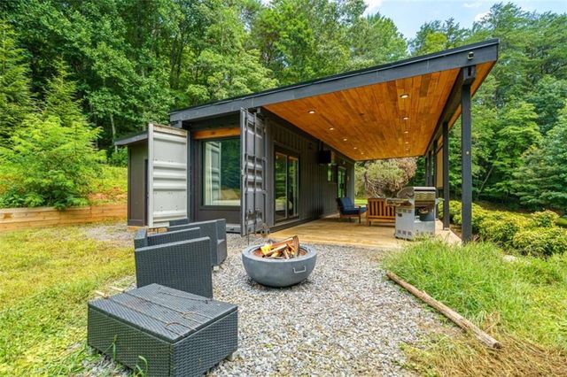 1824 Colwell Road, Blue Ridge, GA 30513