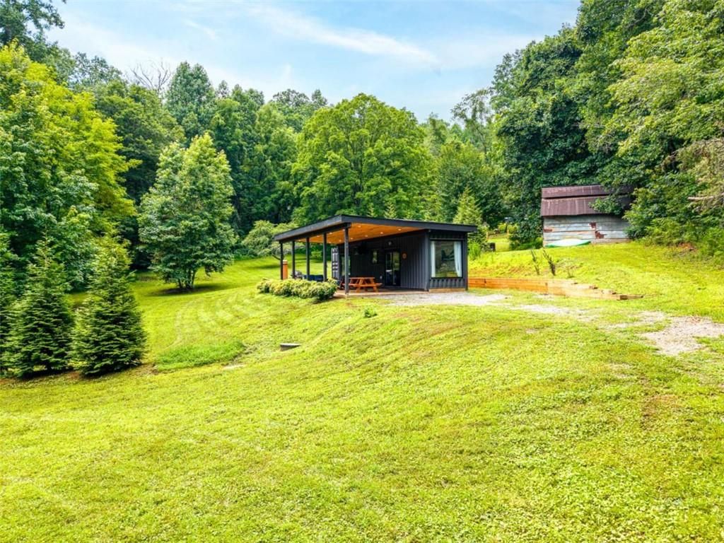 1824 Colwell Road, Blue Ridge, GA 30513
