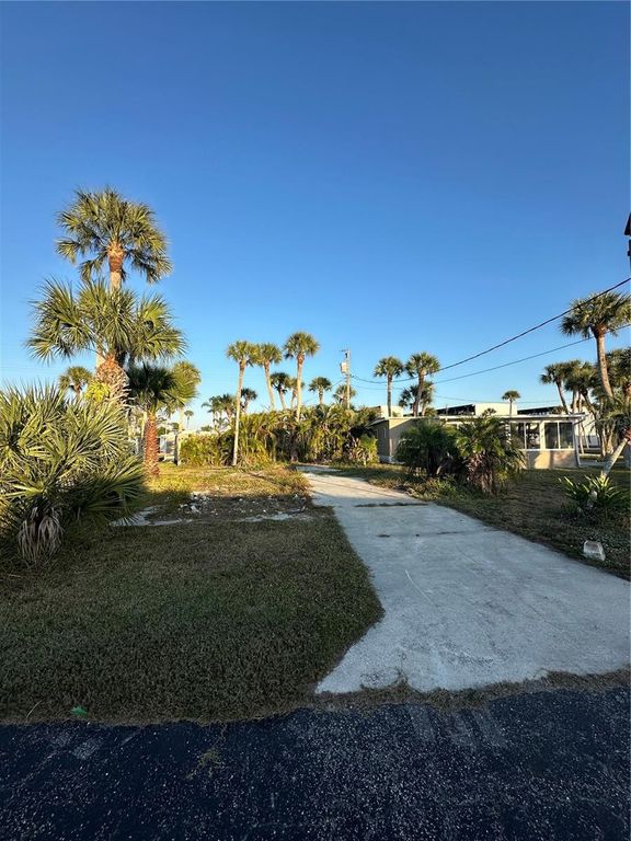 7500 PARK POINTE DRIVE 13, Englewood, FL 34224