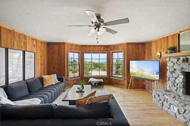 10821 Los Jordans, Agua Dulce, CA 91390