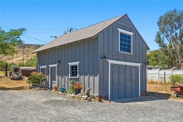 10821 Los Jordans, Agua Dulce, CA 91390