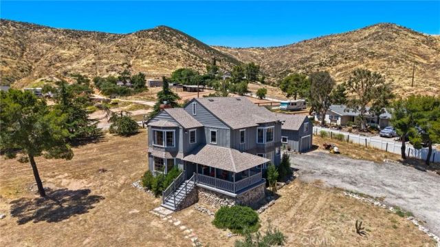 10821 Los Jordans, Agua Dulce, CA 91390