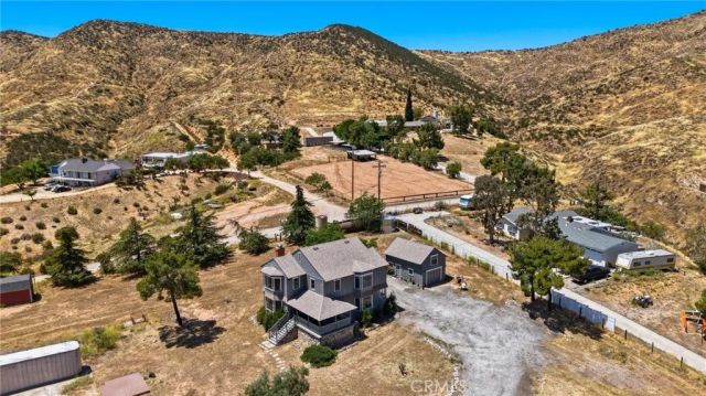 10821 Los Jordans, Agua Dulce, CA 91390