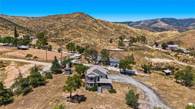 10821 Los Jordans, Agua Dulce, CA 91390