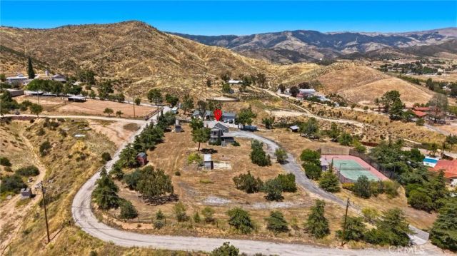 10821 Los Jordans, Agua Dulce, CA 91390