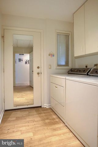 4085 GREYSTONE DR, Harrisburg, PA 17112