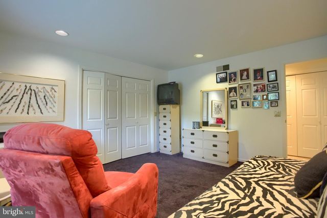 4085 GREYSTONE DR, Harrisburg, PA 17112