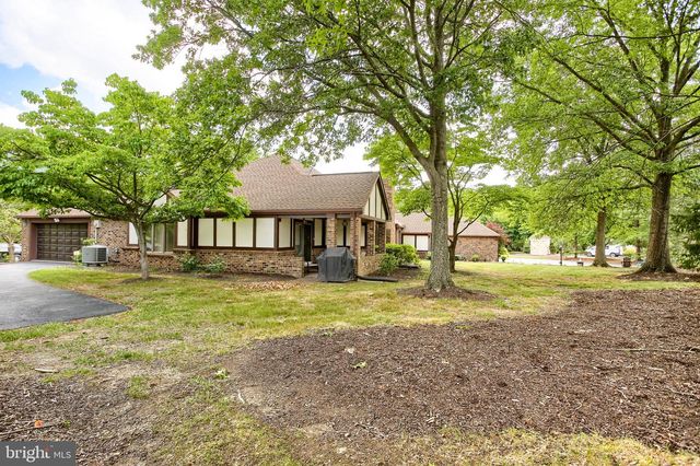 4085 GREYSTONE DR, Harrisburg, PA 17112