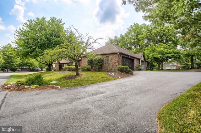 4085 GREYSTONE DR, Harrisburg, PA 17112