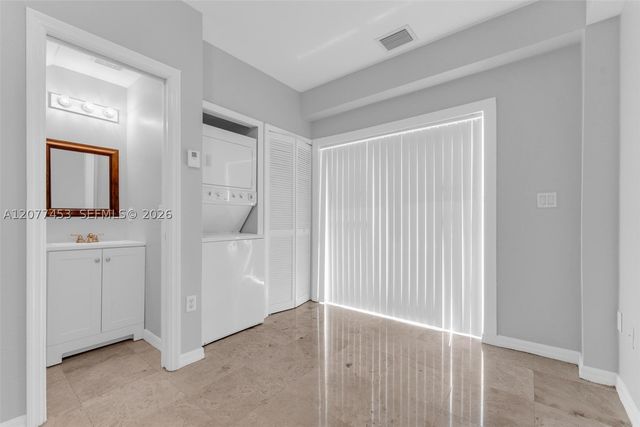 1421 SW 3rd St 208, Miami, FL 33135