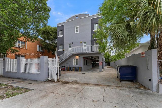 1421 SW 3rd St 208, Miami, FL 33135
