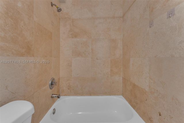 1421 SW 3rd St 208, Miami, FL 33135