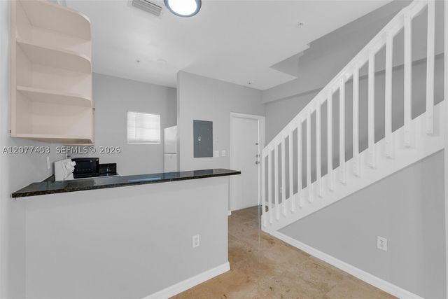 1421 SW 3rd St 208, Miami, FL 33135