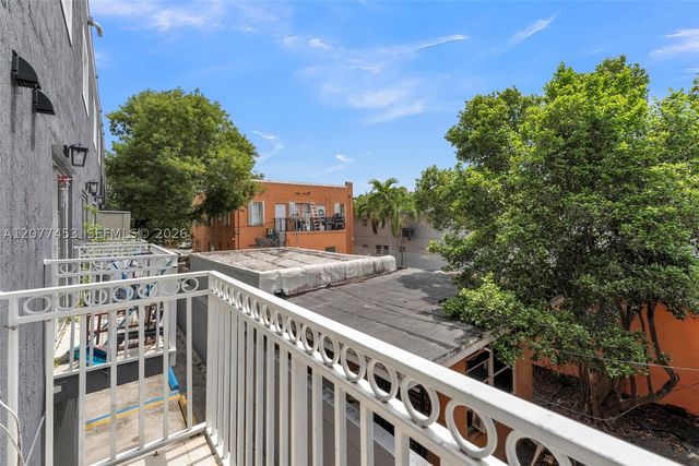 1421 SW 3rd St 208, Miami, FL 33135