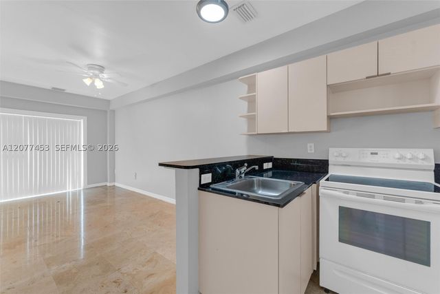 1421 SW 3rd St 208, Miami, FL 33135