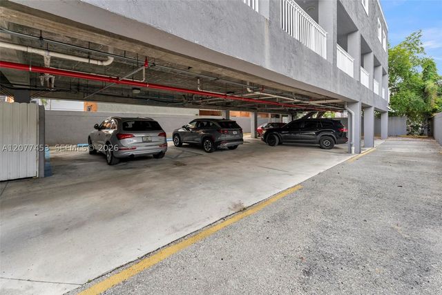 1421 SW 3rd St 208, Miami, FL 33135