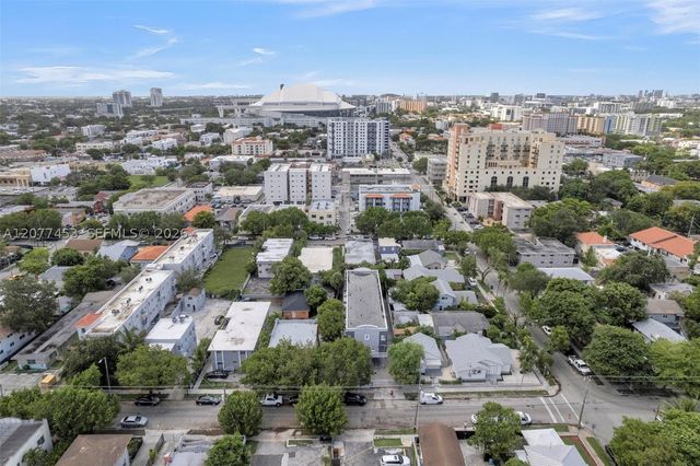 1421 SW 3rd St 208, Miami, FL 33135