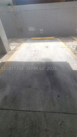 1421 SW 3rd St 208, Miami, FL 33135