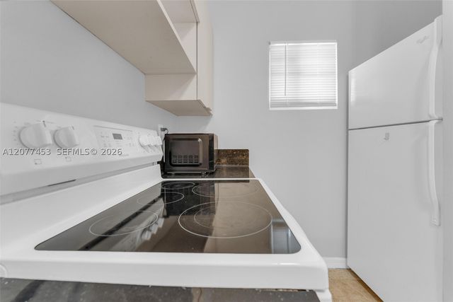 1421 SW 3rd St 208, Miami, FL 33135
