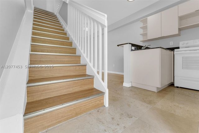 1421 SW 3rd St 208, Miami, FL 33135