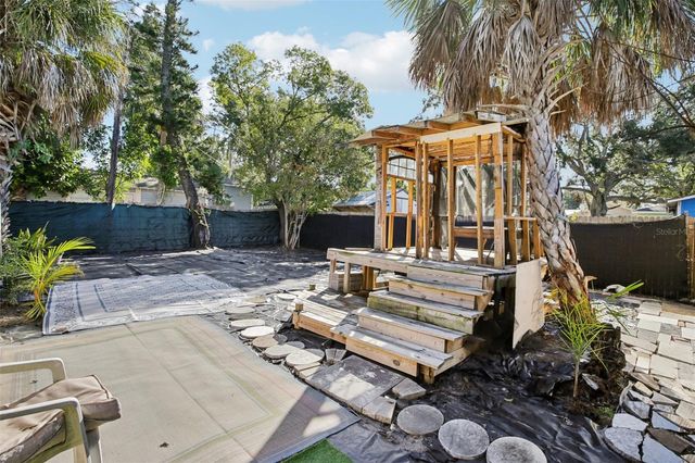 1217 11TH AVENUE W, Bradenton, FL 34205