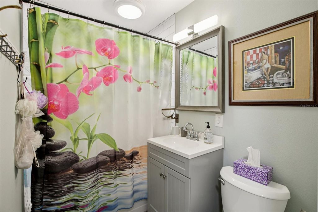 Image 14 of property listing at 1217 11TH AVENUE W, Bradenton, FL 34205