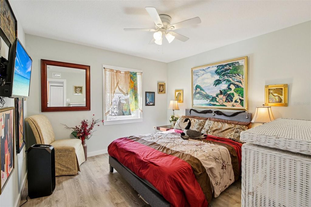 Image 15 of property listing at 1217 11TH AVENUE W, Bradenton, FL 34205