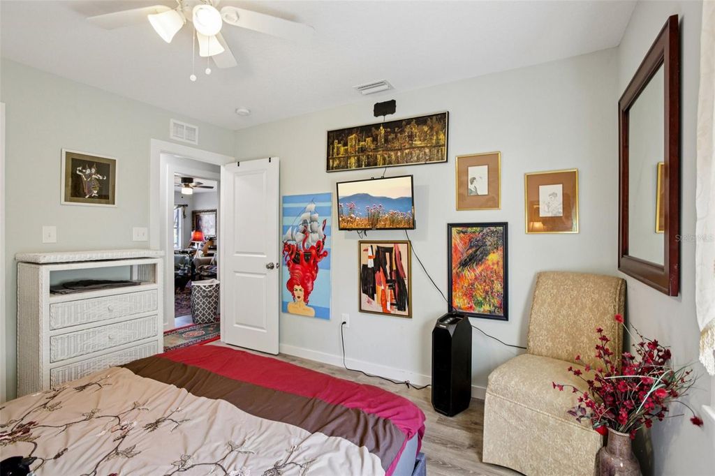 Image 17 of property listing at 1217 11TH AVENUE W, Bradenton, FL 34205