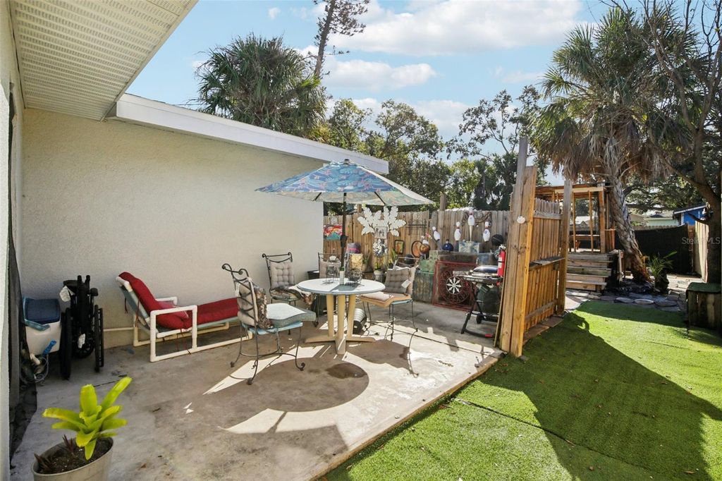 Image 20 of property listing at 1217 11TH AVENUE W, Bradenton, FL 34205