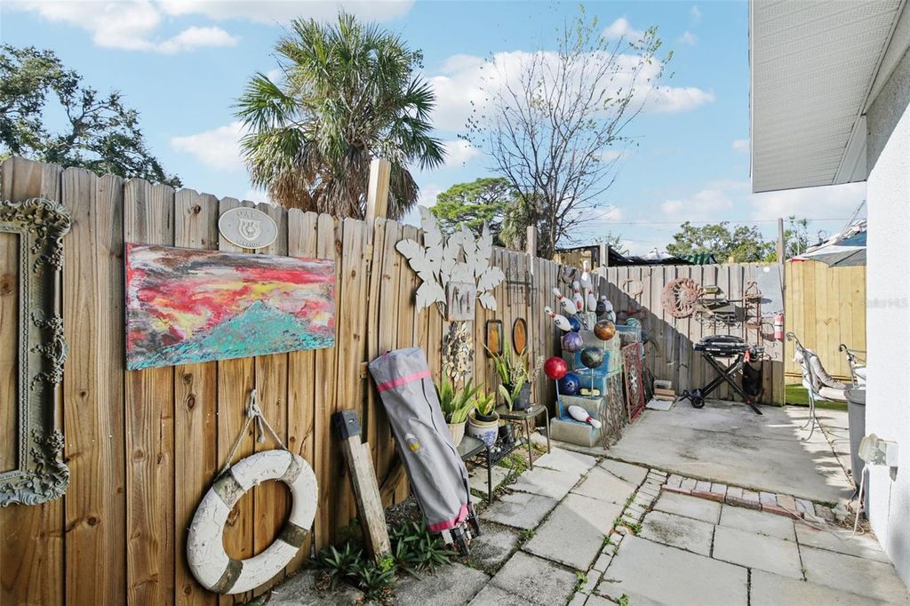 Image 24 of property listing at 1217 11TH AVENUE W, Bradenton, FL 34205