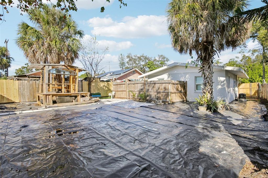 Image 26 of property listing at 1217 11TH AVENUE W, Bradenton, FL 34205