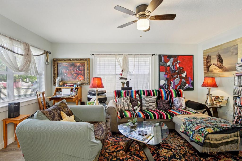 Image 8 of property listing at 1217 11TH AVENUE W, Bradenton, FL 34205