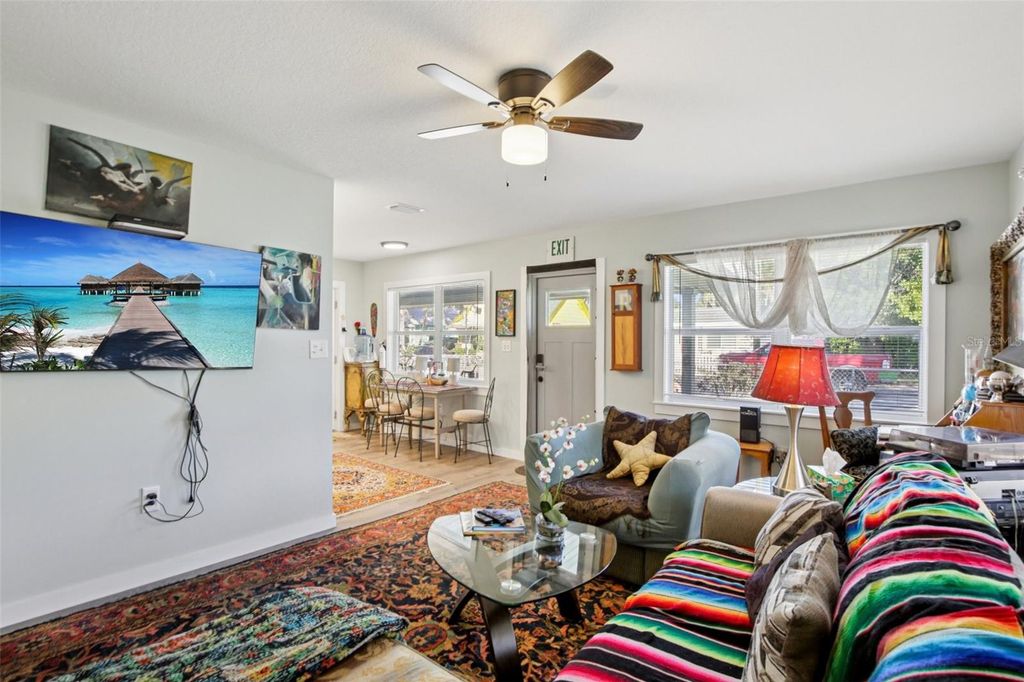 Image 9 of property listing at 1217 11TH AVENUE W, Bradenton, FL 34205