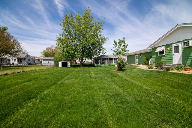 16028 Laramie Avenue, Oak Forest, IL 60452
