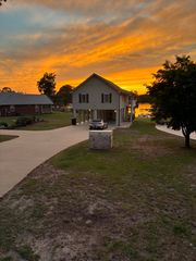 1176 Lesesne Drive, Manning, SC 29102