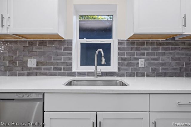 3187 Woodlawn Street, Commerce Twp, MI 48390