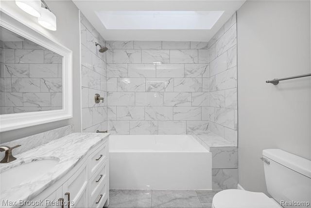 3187 Woodlawn Street, Commerce Twp, MI 48390