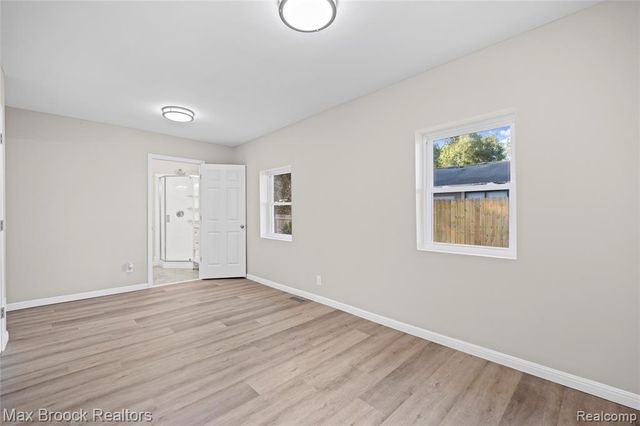 3187 Woodlawn Street, Commerce Twp, MI 48390