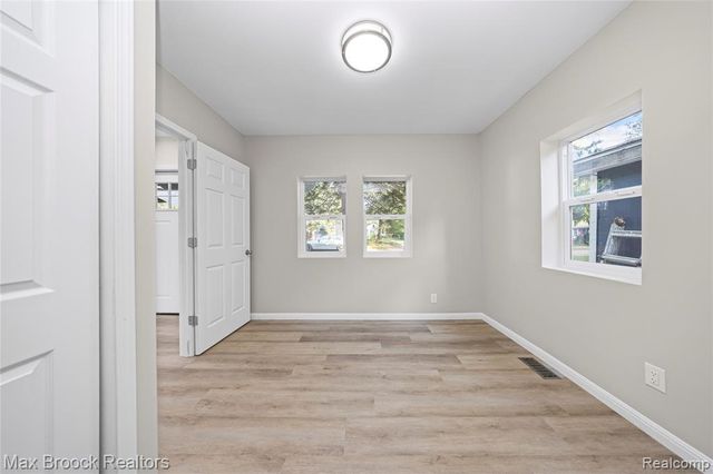 3187 Woodlawn Street, Commerce Twp, MI 48390