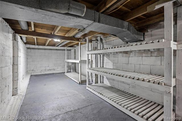 3187 Woodlawn Street, Commerce Twp, MI 48390