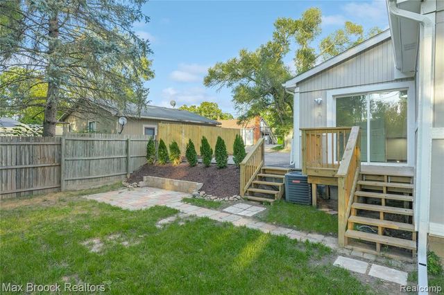 3187 Woodlawn Street, Commerce Twp, MI 48390