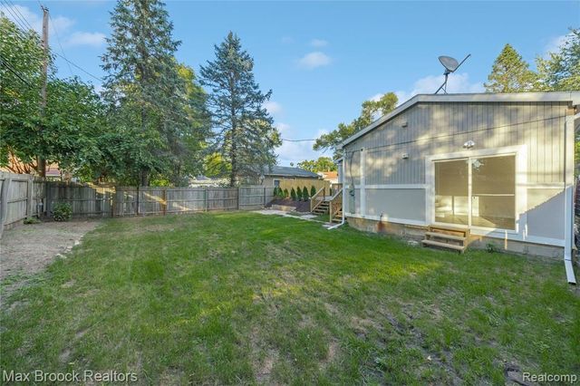 3187 Woodlawn Street, Commerce Twp, MI 48390