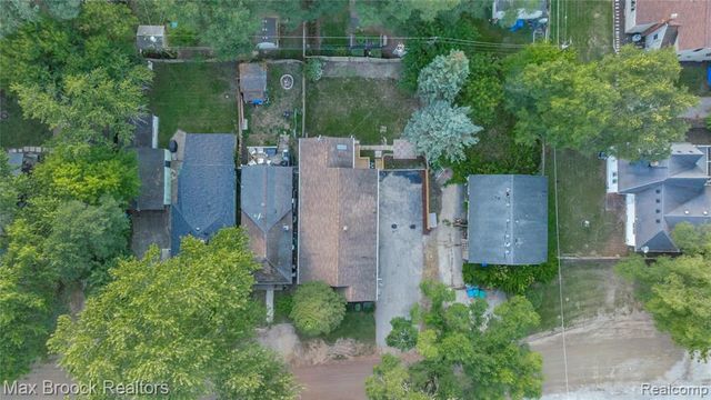 3187 Woodlawn Street, Commerce Twp, MI 48390